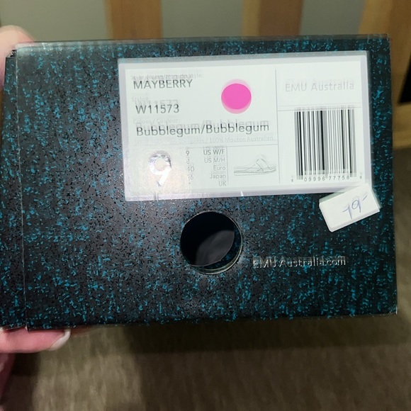 Brand new EMU slip on slippers in bubblegum pink - Picture 2 of 4